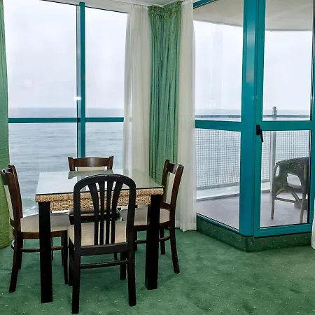 Lejlighed Beachfront Flat In Berlin - Sea View Bliss By Flat Manаger Golden Sands